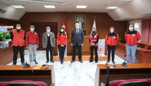 AKUT Eskişehir Ekibi Başkan Kurt'u ziyaret etti