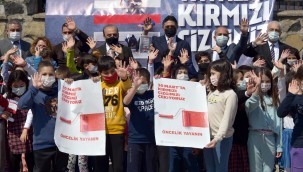 Aliağa'da "Yaya Önceliği Kırmızı Çizgimizdir" Etkinliği 