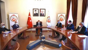 ANTALYA'DA PANDEMİ DEĞERLENDİRME TOPLANTISI GERÇEKLEŞTİRİLDİ