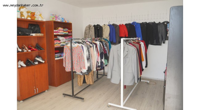 AYVALIK'IN ÜÇÜNCÜ SOSYAL MARKETİ SARIMSAKLI'YA…