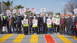 AYVALIK'TA YAYALAR İÇİN KIRMIZI ÇİZGİ