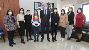 Başkan Kurt kadın gazetecilerin Emekçi Kadınlar Günü'nü kutladı