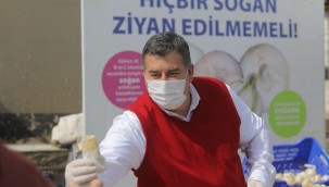 Başkan Oran'dan soğan üreticisine destek
