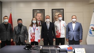 BAŞKAN ÖRKİ ŞAMPİYON SPORCUYU AĞIRLADI
