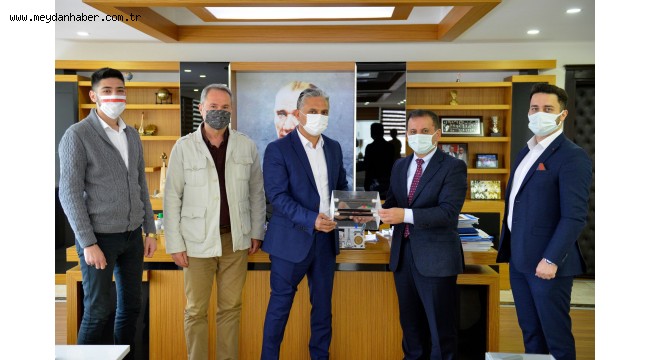 Başkan Uysal kutladı