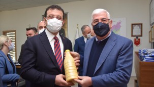 Başkan Yüksel İmamoğlu'na Boza İkram Etti