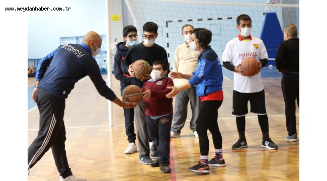 BAYRAKLI'DA SPOR VAR, ENGEL YOK
