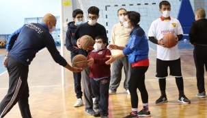 BAYRAKLI'DA SPOR VAR, ENGEL YOK