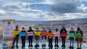 Çocuklar Çankırı'nın Tarihi Mekânlarında Çocuk Şiirleri Okudu