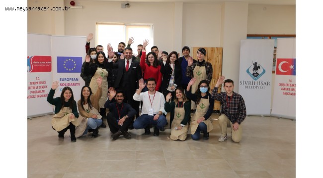 DÜNYANIN MERKEZİNDE SOSYAL HAYATA UYUM PROJESİ