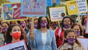 EFES SELÇUK'TA NIKE ANITI AÇILDI: KADIN İNSANLIĞIN KANATLARIDIR