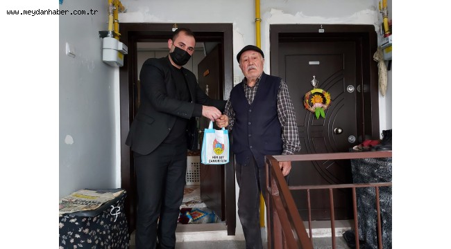 Esen'den Büyüklerine "Bizde Hatırınız Sonsuz" Yazılı Türk Kahvesi