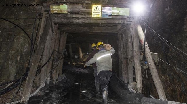 Göçük altında kalan maden işçisini arama çalışmaları devam ediyor