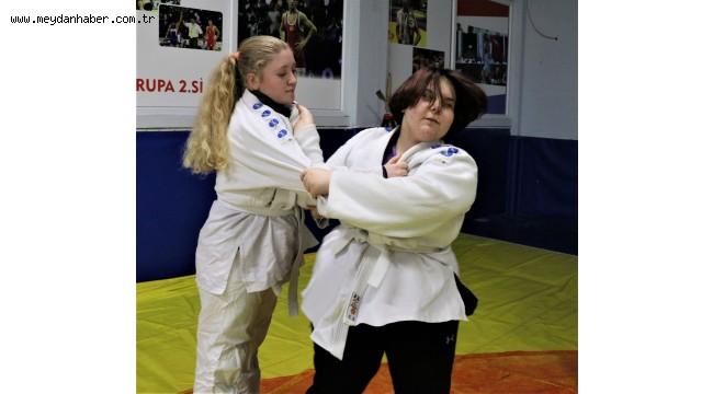 GÖRME ENGELLİ JUDOCULARIN HEDEFİ MİLLİ TAKIM