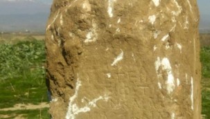 İzmir'de 2 bin yıllık kitabe bulundu