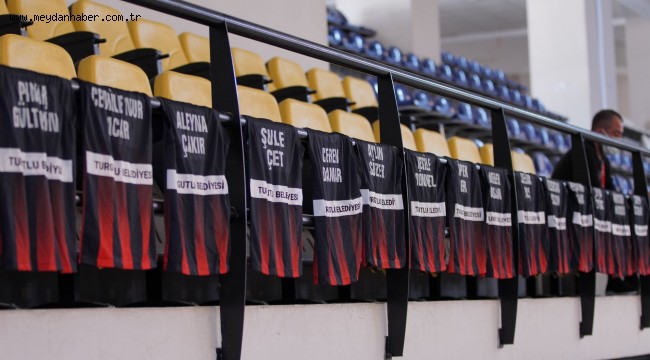 Kadın Cinayetiyle Hayattan Koparılan Kadınların İsimleri Tribünlerde