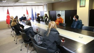 Karşıyaka'da 'eczane destek personeli' yetişiyor