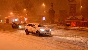 Mart kapıdan baktırdı: Birçok il beyaza büründü
