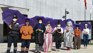 Mor Şemsiye altında buluşuyorlar