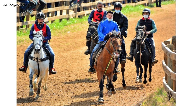 Ödemiş'te atlar şehitler için koştu