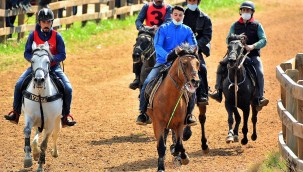 Ödemiş'te atlar şehitler için koştu