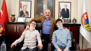 Özel Konuklar Esen'i Mutlu Etti