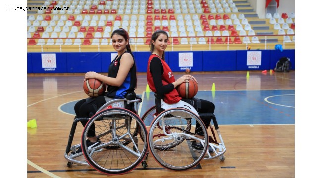 PAMUKKALE BELEDİYESPOR'DA MİLLİ SEVİNÇ