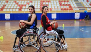 PAMUKKALE BELEDİYESPOR'DA MİLLİ SEVİNÇ