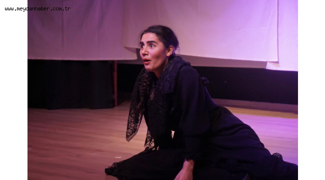 SAHNEYE TEK ÇIKTI BEŞ OYNADI