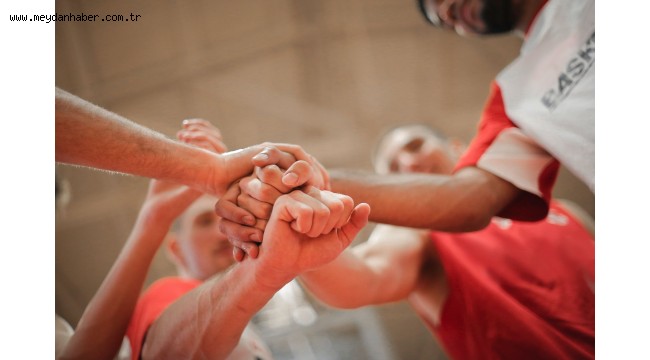 SPOR GİYSİ BANKASI İLE YÜZLER GÜLECEK