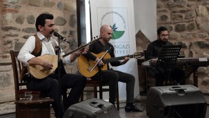 Türk Dünyasından Ezgiler Osmangazi'de Seslendirildi