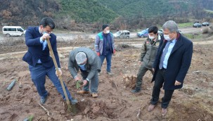 Ahmetli Şehit Savcı Mehmet Selim Kiraz Hatıra Ormanında 700 Ağaç Daha Toprakla Buluştu