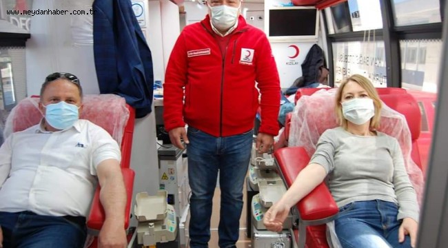 AK PARTİ KARŞIYAKA'DAN REKOR KAN BAĞIŞI 