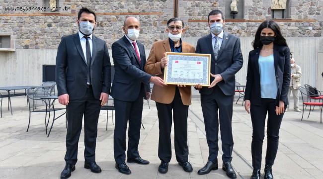 ASTOP'TAN BİR ÖDÜL DE ANKARA KENT KONSEYİ KALE ÇALIŞMALARI MECLİS BAŞKANI ŞEVKET BÜLEND YAHNİCİ'Y