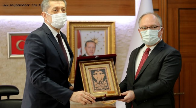 BAKAN SELÇUK; "SİVAS EĞİTİMDE, PARİS VE NEW YORK İLE YARIŞACAK"...