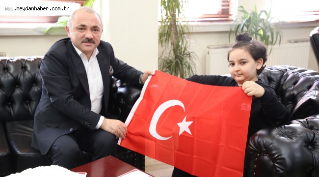 Başkan Esen 10 Yaşındaki Ali Fuat ile Hayat Hakkında Konuştu