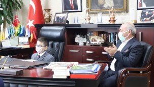 Başkan Esen Makam Koltuğunu Çocuklara Bıraktı