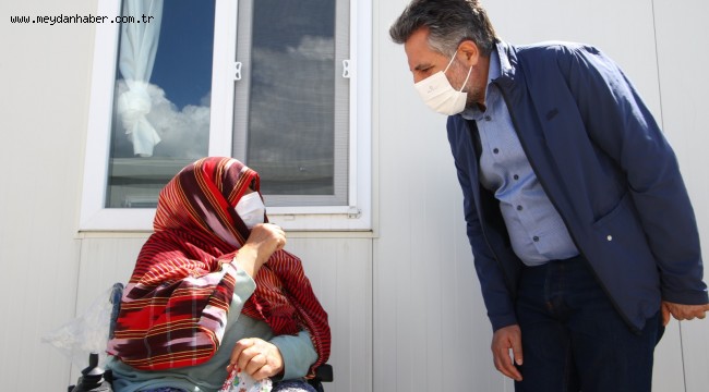 BAŞKAN SANDAL, "DEPREMZEDELERİ YALNIZ BIRAKMIYOR"