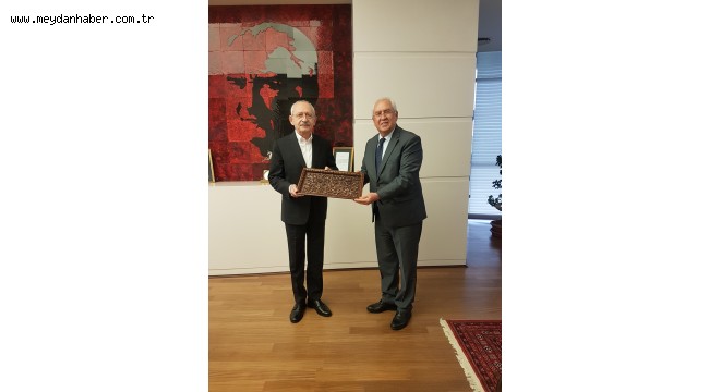 Başkan Selvitopu CHP Genel Başkanı Kılıçdaroğlu'nu ziyaret etti.