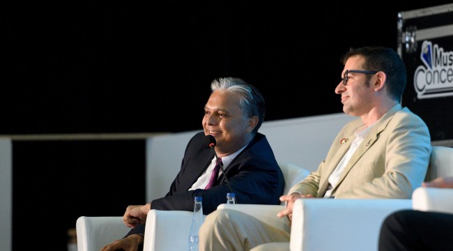 Başkan Uysal, "Antalya sihirli bir yer"