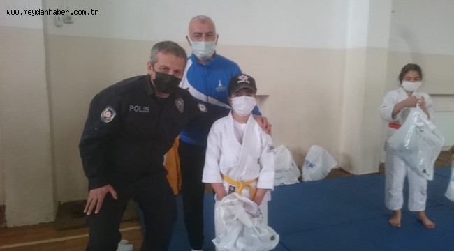 Basmane Polisi çocuklarla buluştu