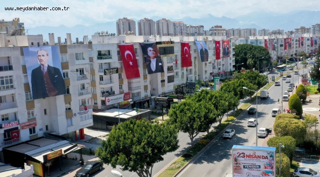 Bayraklarla donatıldı
