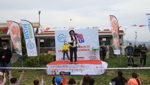 BAYRAKLI'NIN PARKLARI 23 NİSAN ŞENLİKLERİYLE RENKLENİYOR