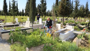 BURHANİYE MEZARLIKLARINDA BAKIM VE TEMİZLİK ÇALIŞMALARI BAŞLADI