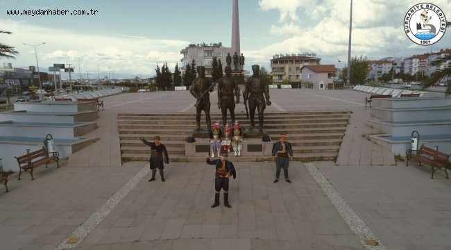 BURSEMLİ ÇOCUKLAR KUVA-YI MİLLİYE ANITINDA ZEYBEK OYNADI
