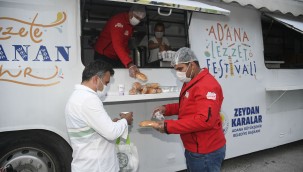 Büyükşehir iftar sofrasına oturamayanlar için sıcak çorba dağıtıyor