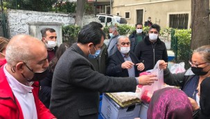 CHP Konak'tan vatandaşa yüzlerce vatandaşa destek