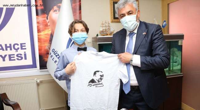 Çocuk başkandan çocuklara hediye