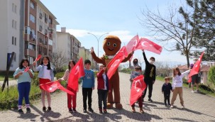 ÇOCUKLARA 23 NİSAN SÜRPRİZİ