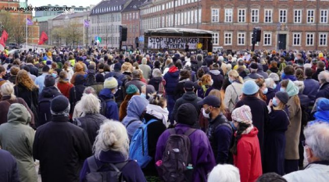 Danimarka'da, Suriyeli mültecilerin gönderilmesi protesto edildi